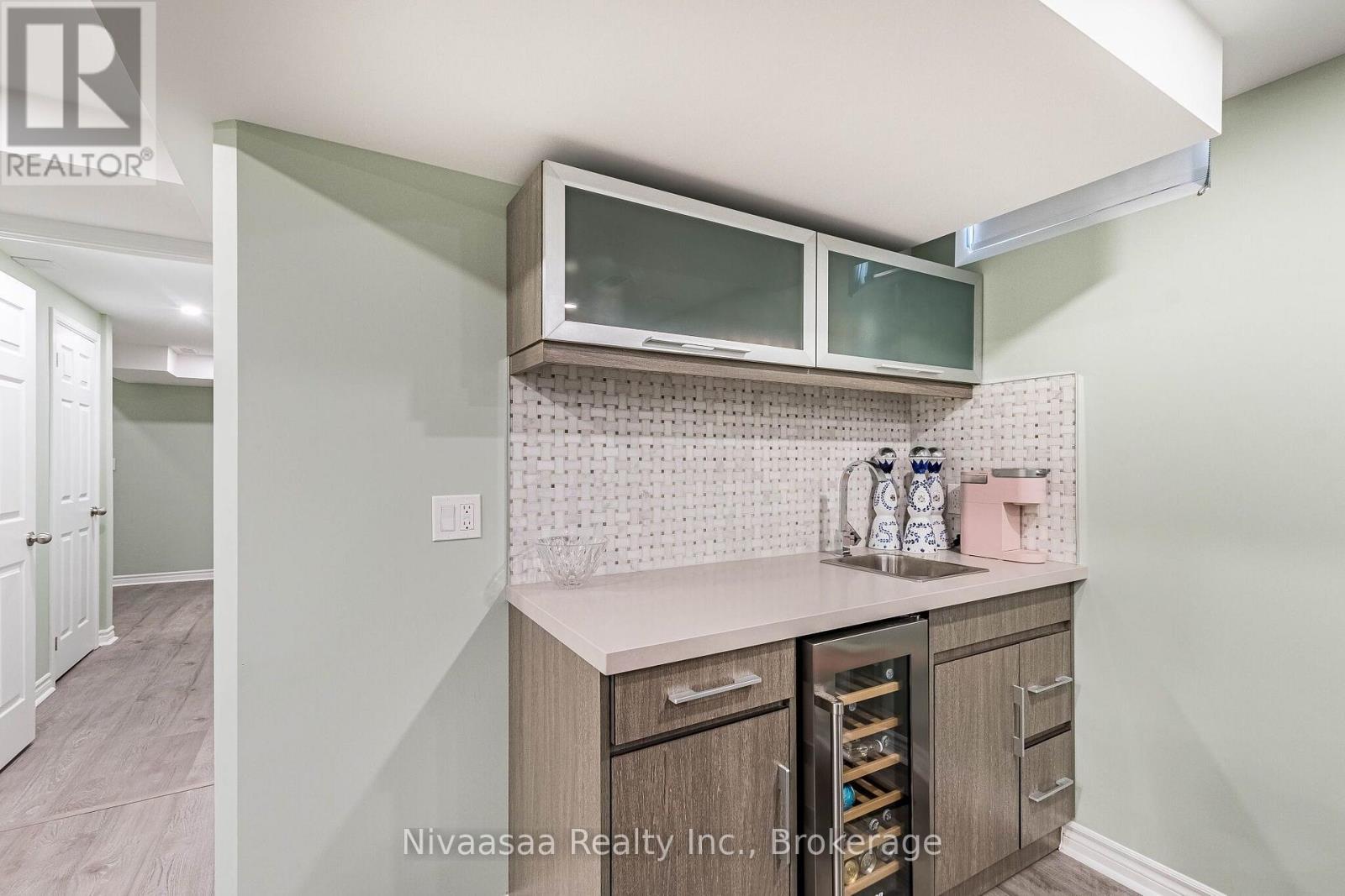 9 Parisian Road, Brampton (Vales Of Castlemore), ON - Indoor Photo Showing Other Room
