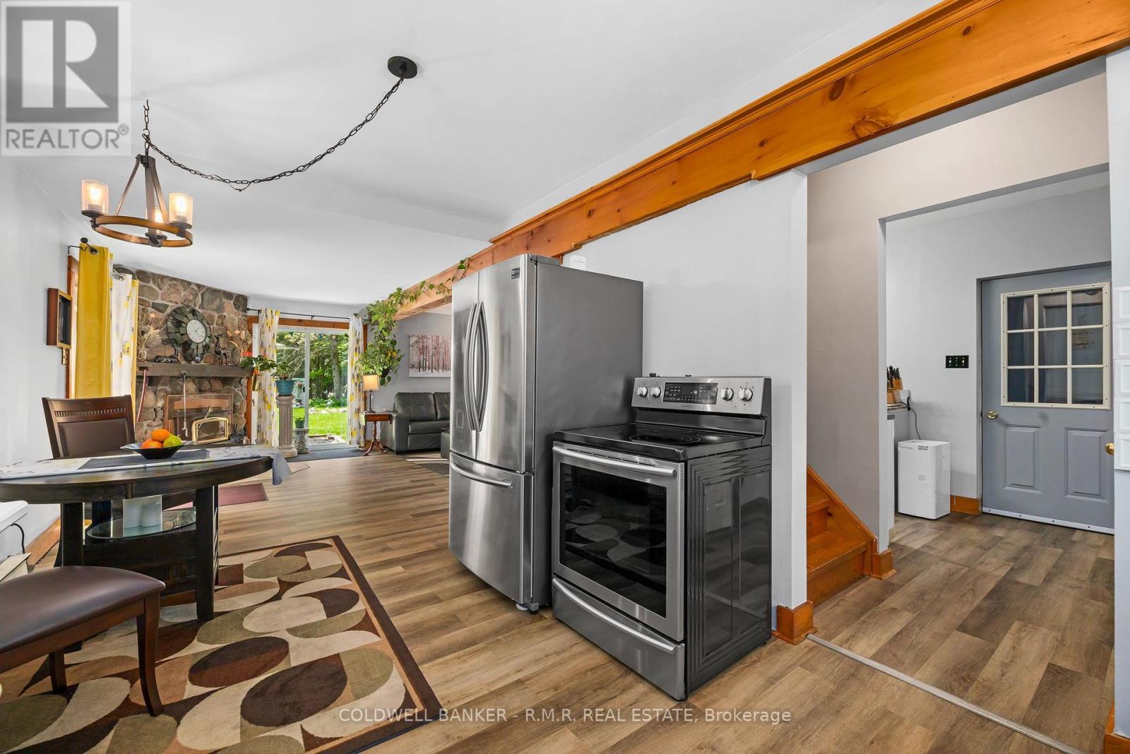 204 Acton Road, Uxbridge, ON - Indoor With Fireplace