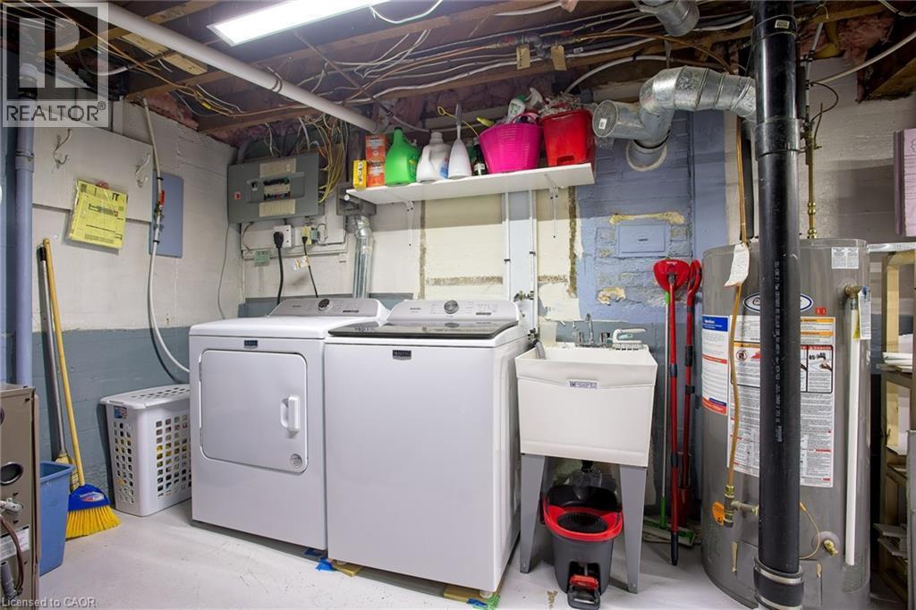 22 East 11Th Street, Hamilton, ON - Indoor Photo Showing Laundry Room