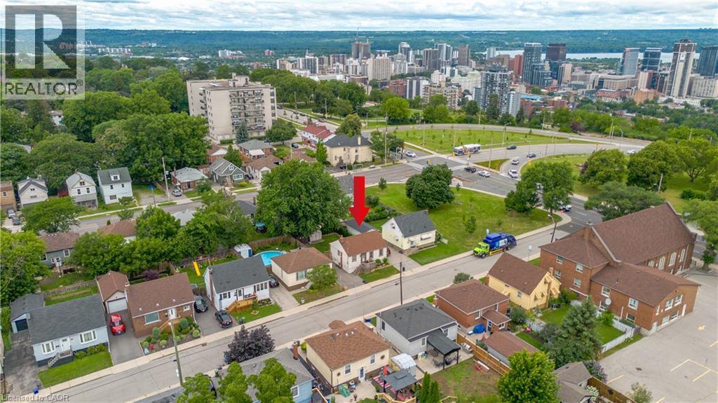 22 East 11Th Street, Hamilton, ON - Outdoor With View