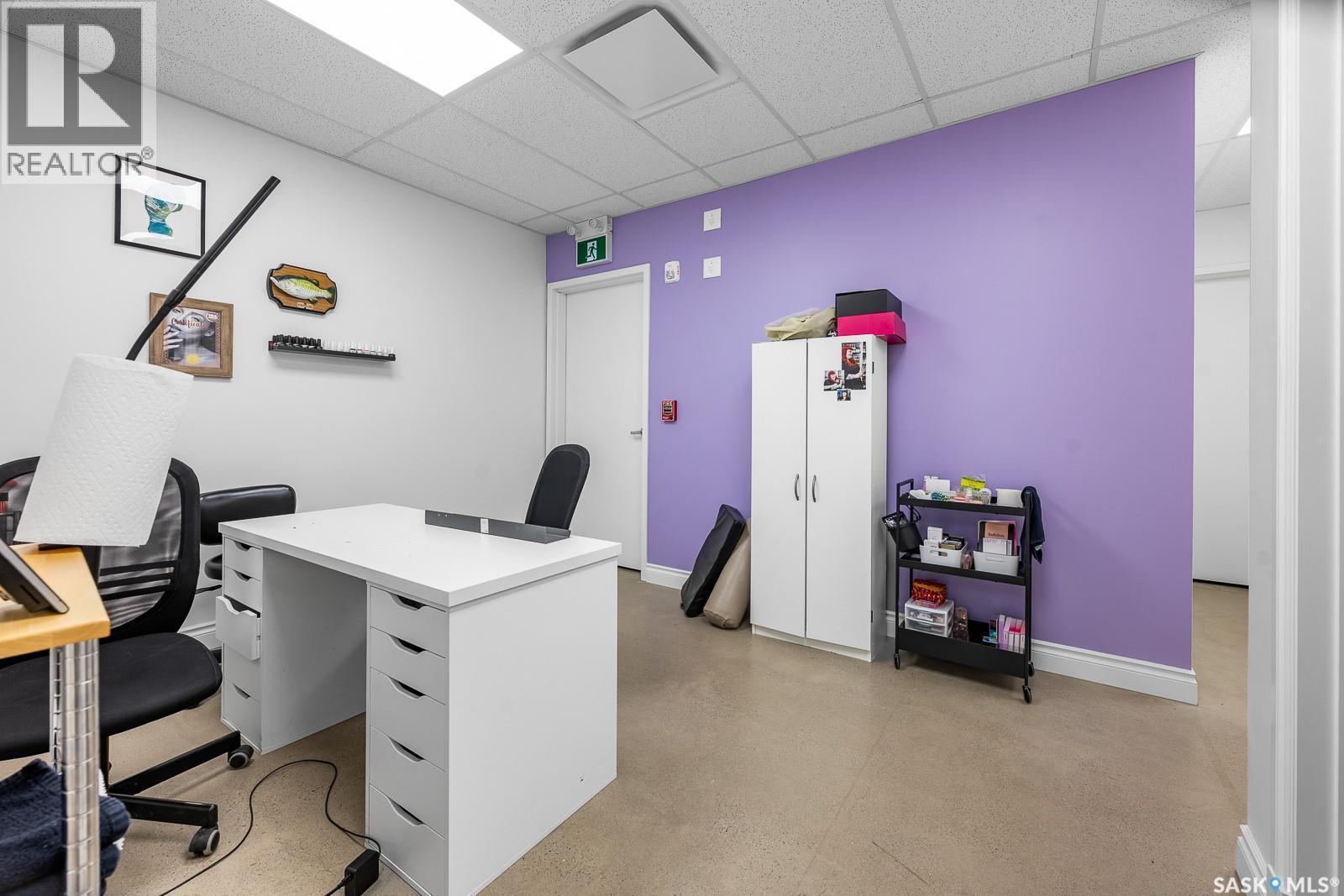 3504 13Th Avenue, Regina, SK - Indoor Photo Showing Office