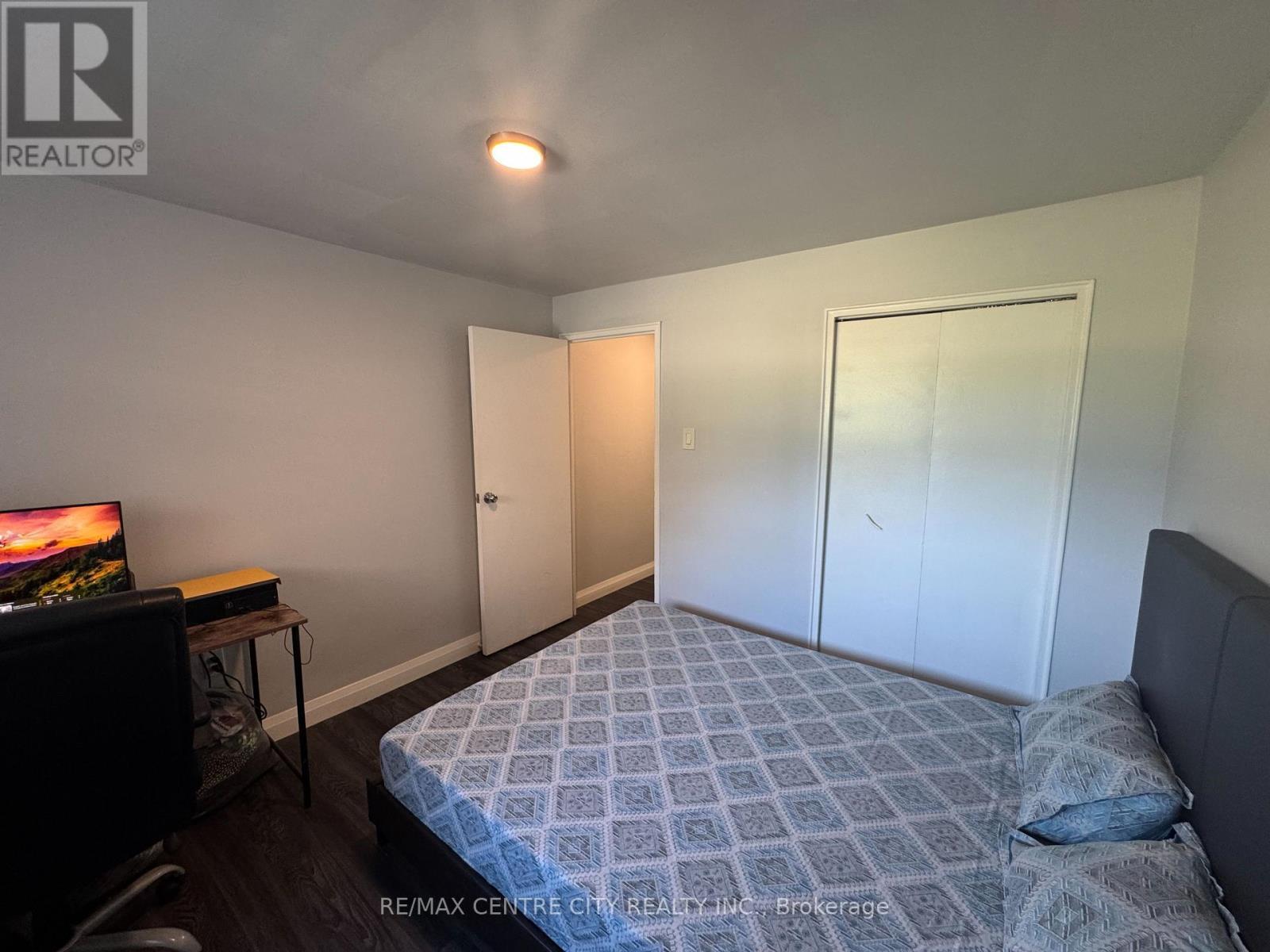 105 - 1825 Whitney Street, London East (East H), ON - Indoor Photo Showing Bedroom