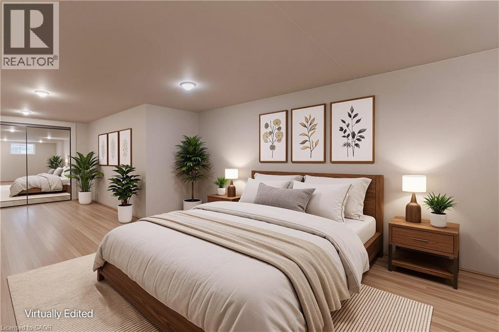 569 Locust Street, Burlington, ON - Indoor Photo Showing Bedroom