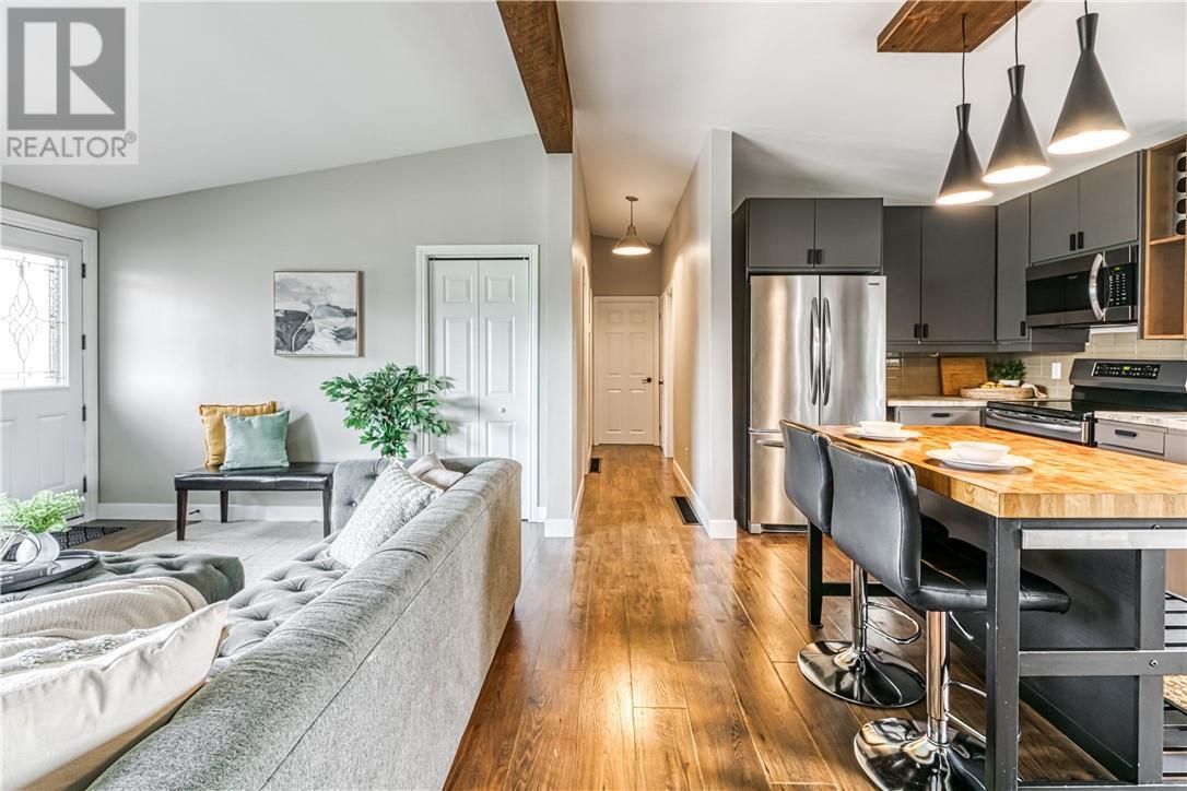 413 Raymond Crescent, Azilda, ON - Indoor Photo Showing Kitchen