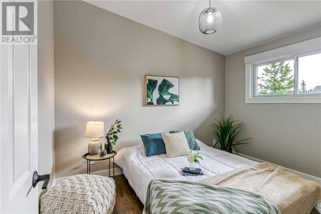 413 Raymond Crescent, Azilda, ON - Indoor Photo Showing Bedroom