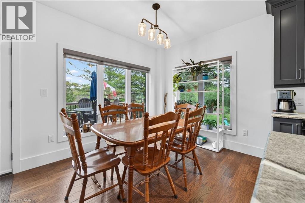1300 River Road, Cayuga, ON - Indoor Photo Showing Dining Room