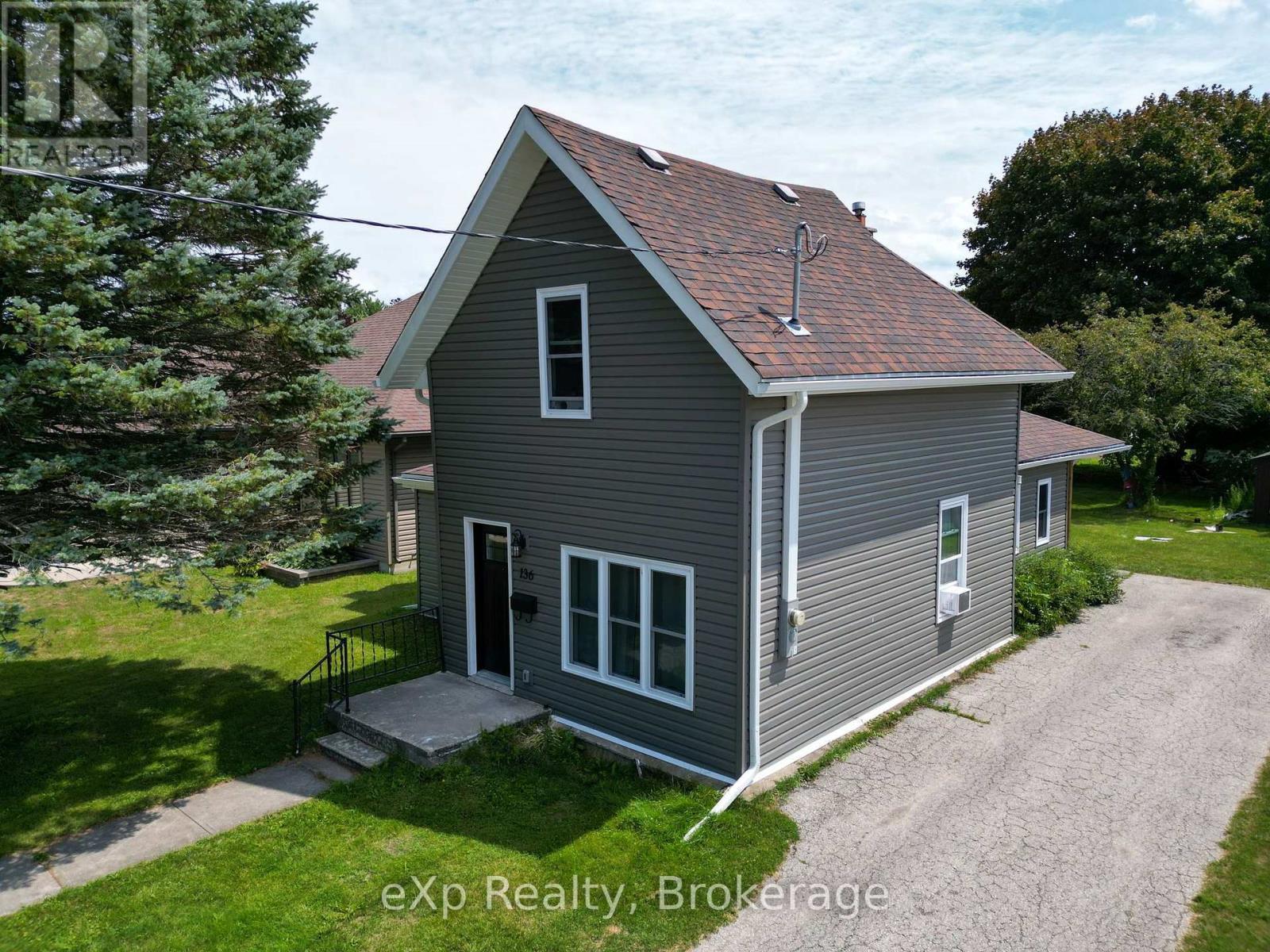 136 Breadalbane Street S, Saugeen Shores, ON - Outdoor