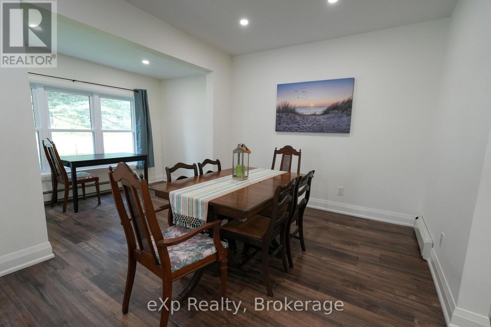 136 Breadalbane Street S, Saugeen Shores, ON - Indoor Photo Showing Dining Room