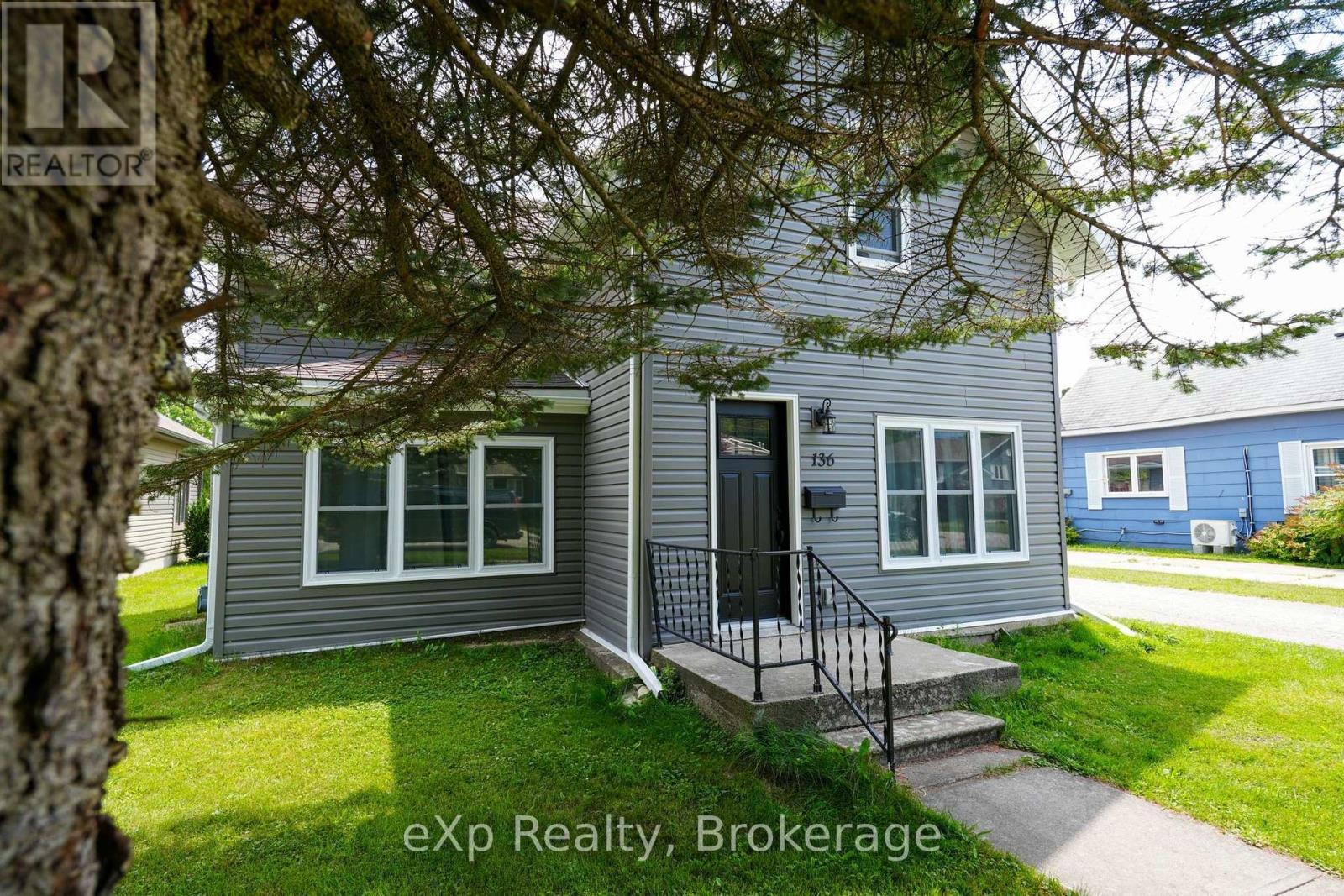 136 Breadalbane Street S, Saugeen Shores, ON - Outdoor