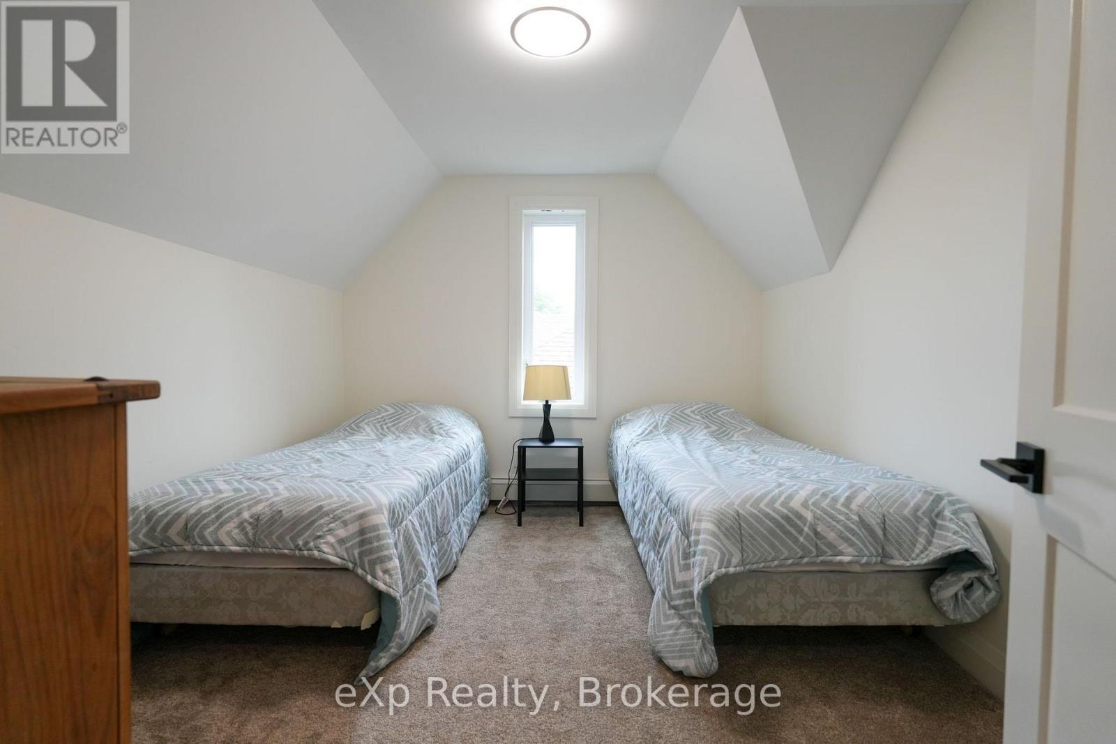 136 Breadalbane Street S, Saugeen Shores, ON - Indoor Photo Showing Bedroom