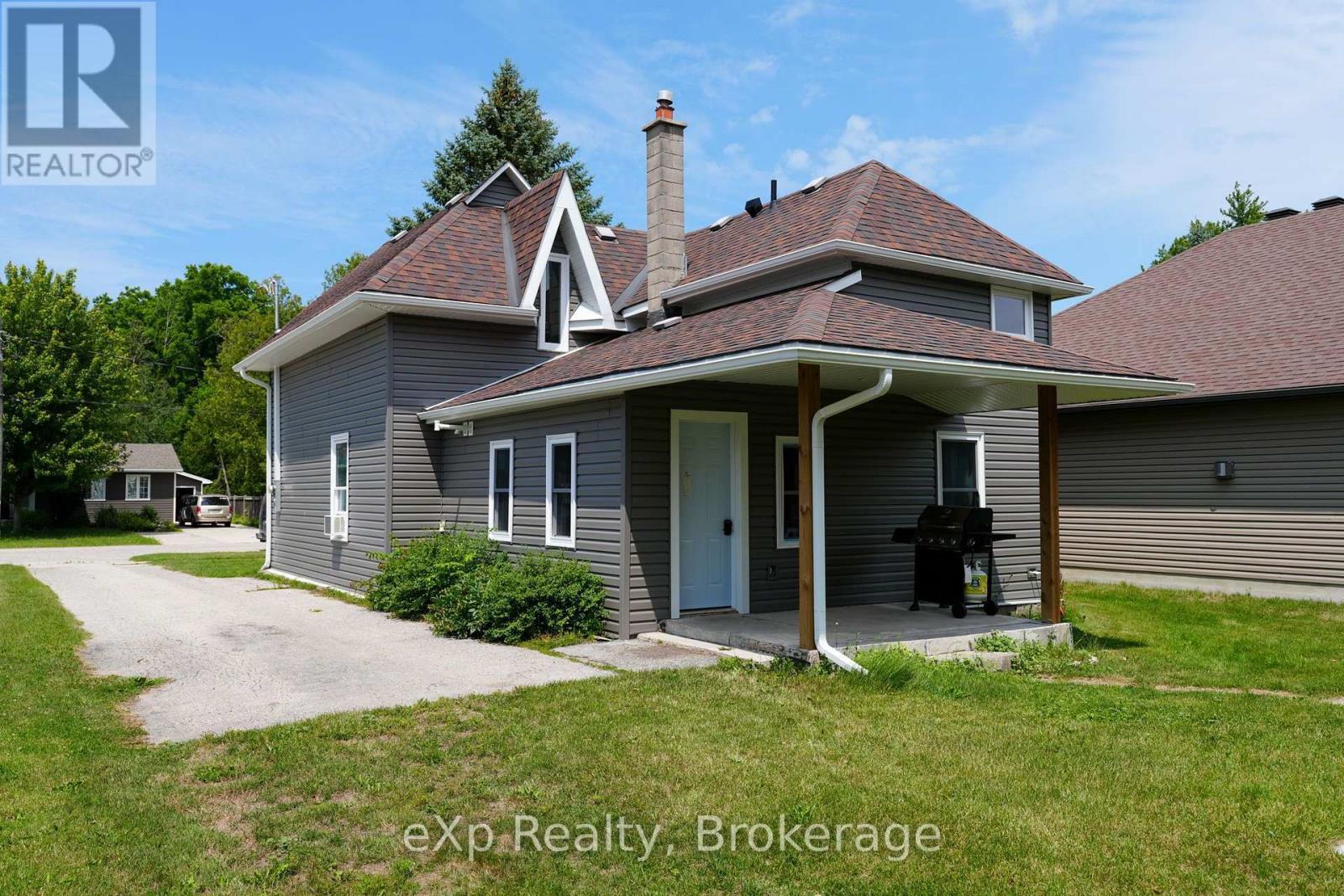 136 Breadalbane Street S, Saugeen Shores, ON - Outdoor