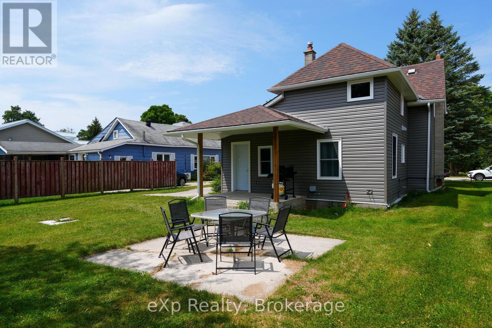 136 Breadalbane Street S, Saugeen Shores, ON - Outdoor