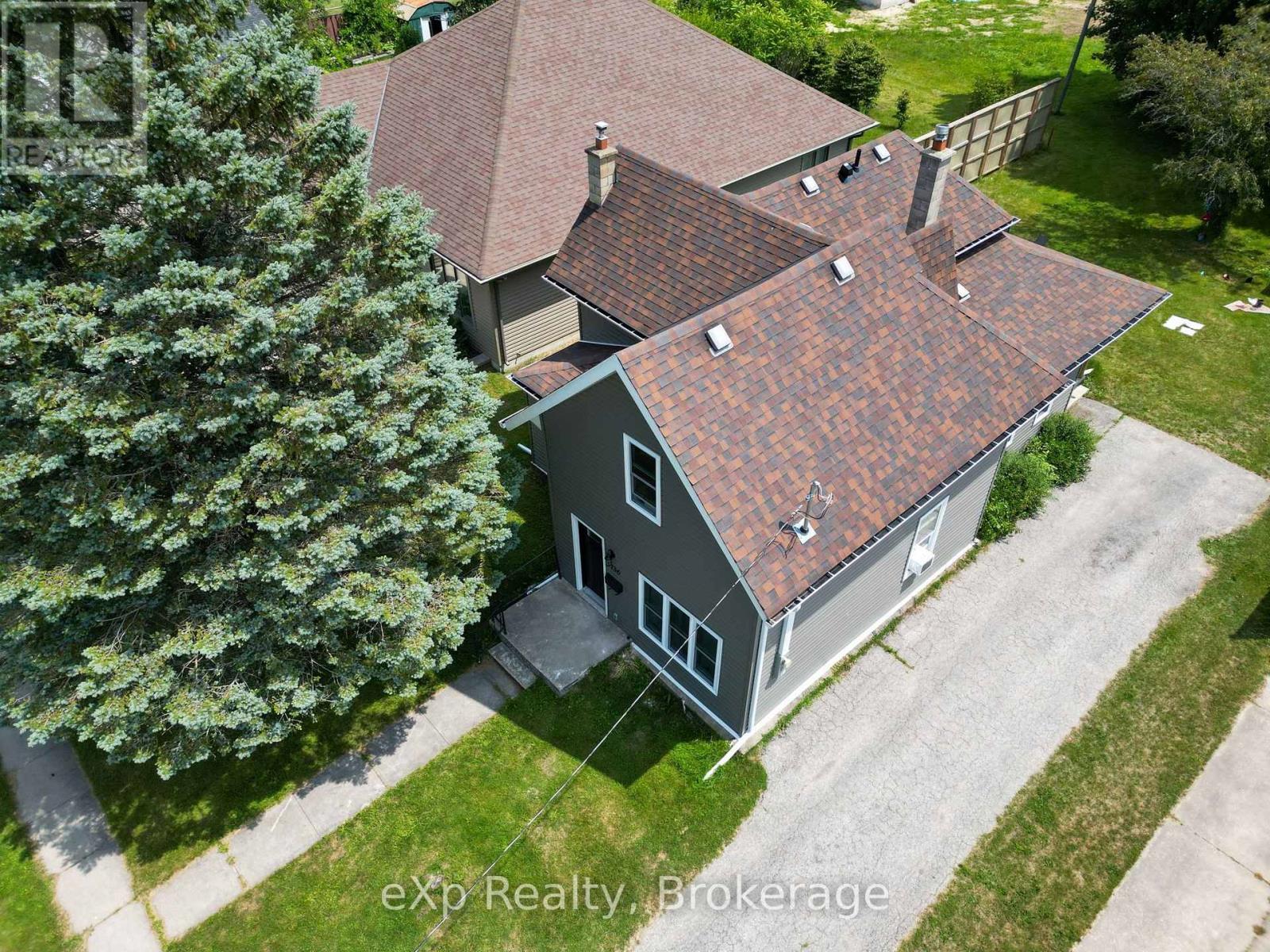 136 Breadalbane Street S, Saugeen Shores, ON - Outdoor