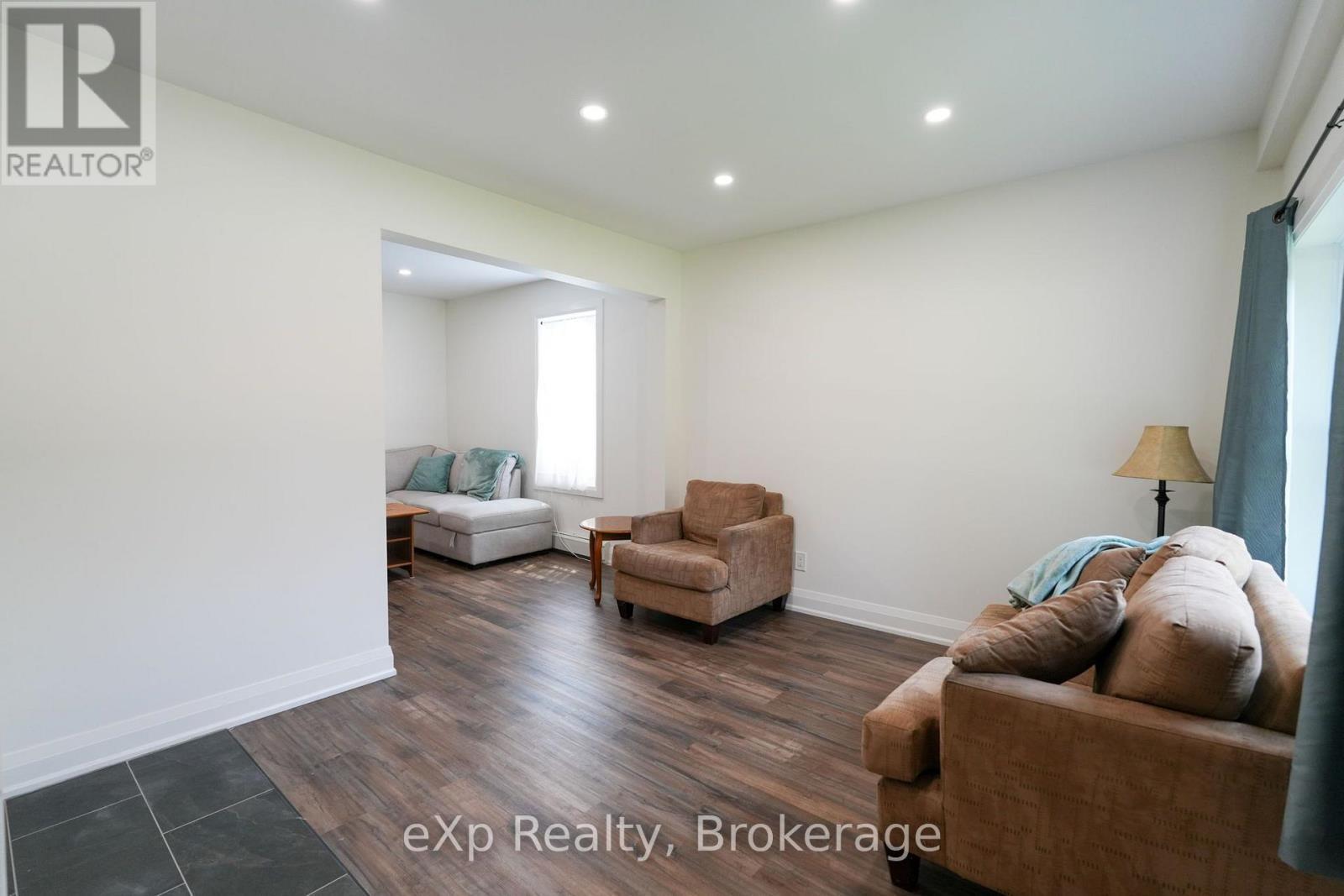 136 Breadalbane Street S, Saugeen Shores, ON - Indoor