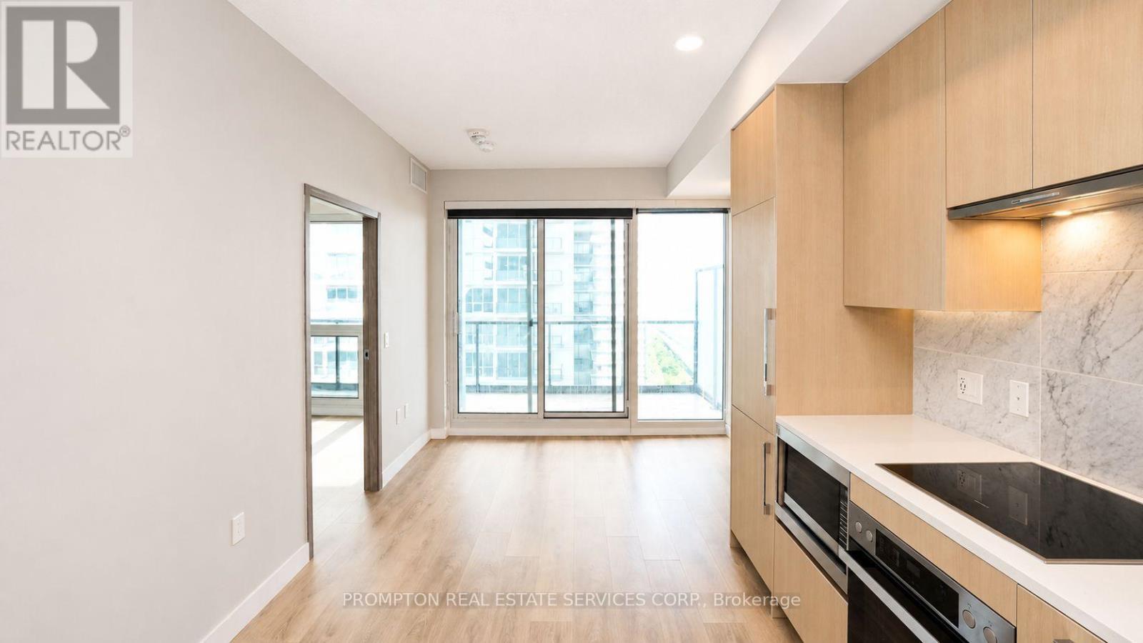 2115 - 85 Mcmahon Drive, Toronto, ON - Indoor Photo Showing Kitchen