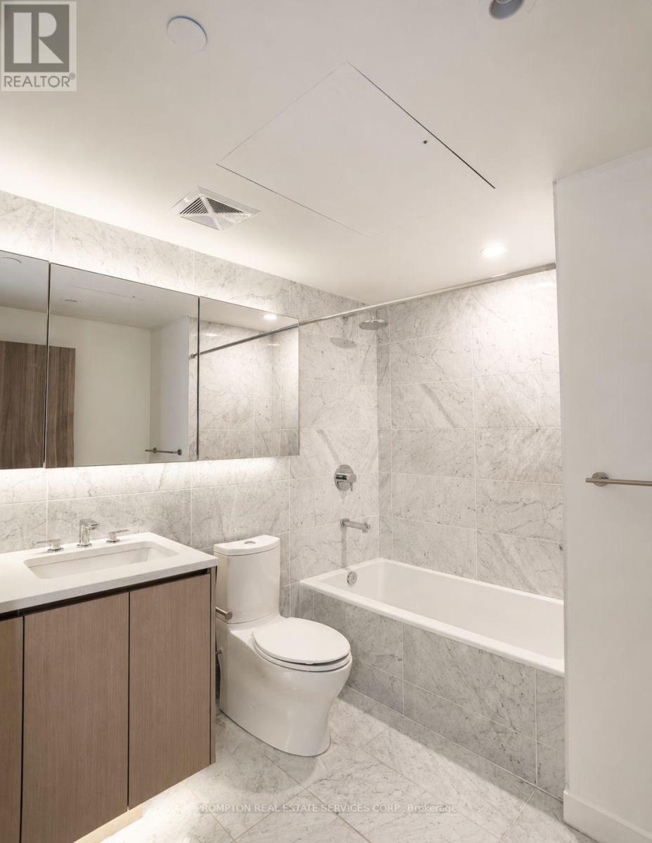 2115 - 85 Mcmahon Drive, Toronto, ON - Indoor Photo Showing Bathroom