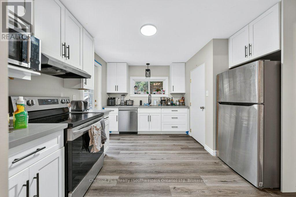 Main Floor Updated Kitchen - 274 Water Street, Guelph (Dovercliffe Park/Old University), ON - Indoor Photo Showing Kitchen With Stainless Steel Kitchen