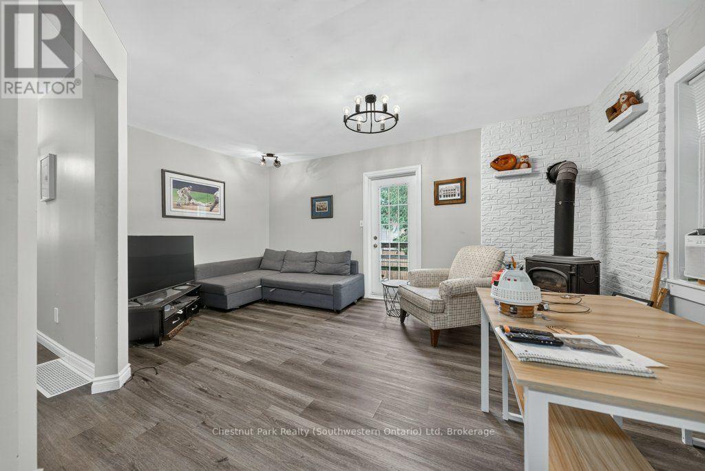 274 Water Street, Guelph (Dovercliffe Park/Old University), ON - Indoor Photo Showing Other Room