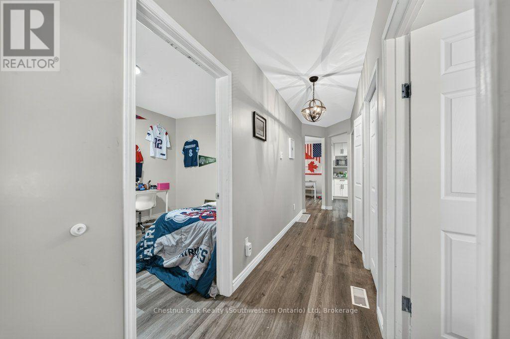 274 Water Street, Guelph (Dovercliffe Park/Old University), ON - Indoor Photo Showing Other Room