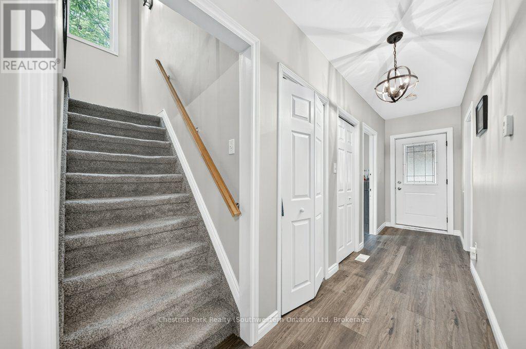 274 Water Street, Guelph (Dovercliffe Park/Old University), ON - Indoor Photo Showing Other Room