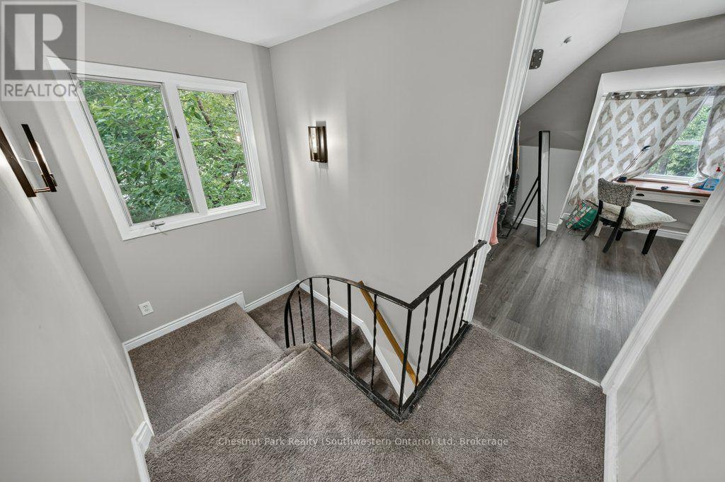 274 Water Street, Guelph (Dovercliffe Park/Old University), ON - Indoor Photo Showing Other Room