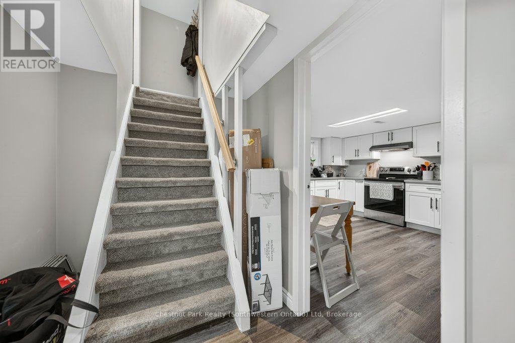274 Water Street, Guelph (Dovercliffe Park/Old University), ON - Indoor Photo Showing Other Room