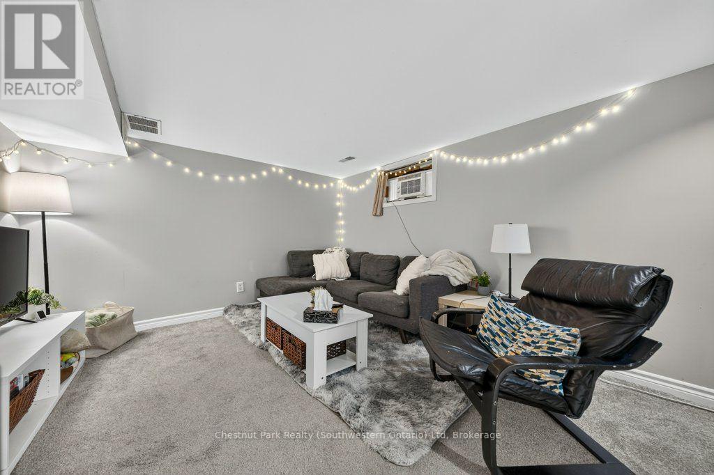 Bedroom/Living Room - 274 Water Street, Guelph (Dovercliffe Park/Old University), ON - Indoor Photo Showing Other Room