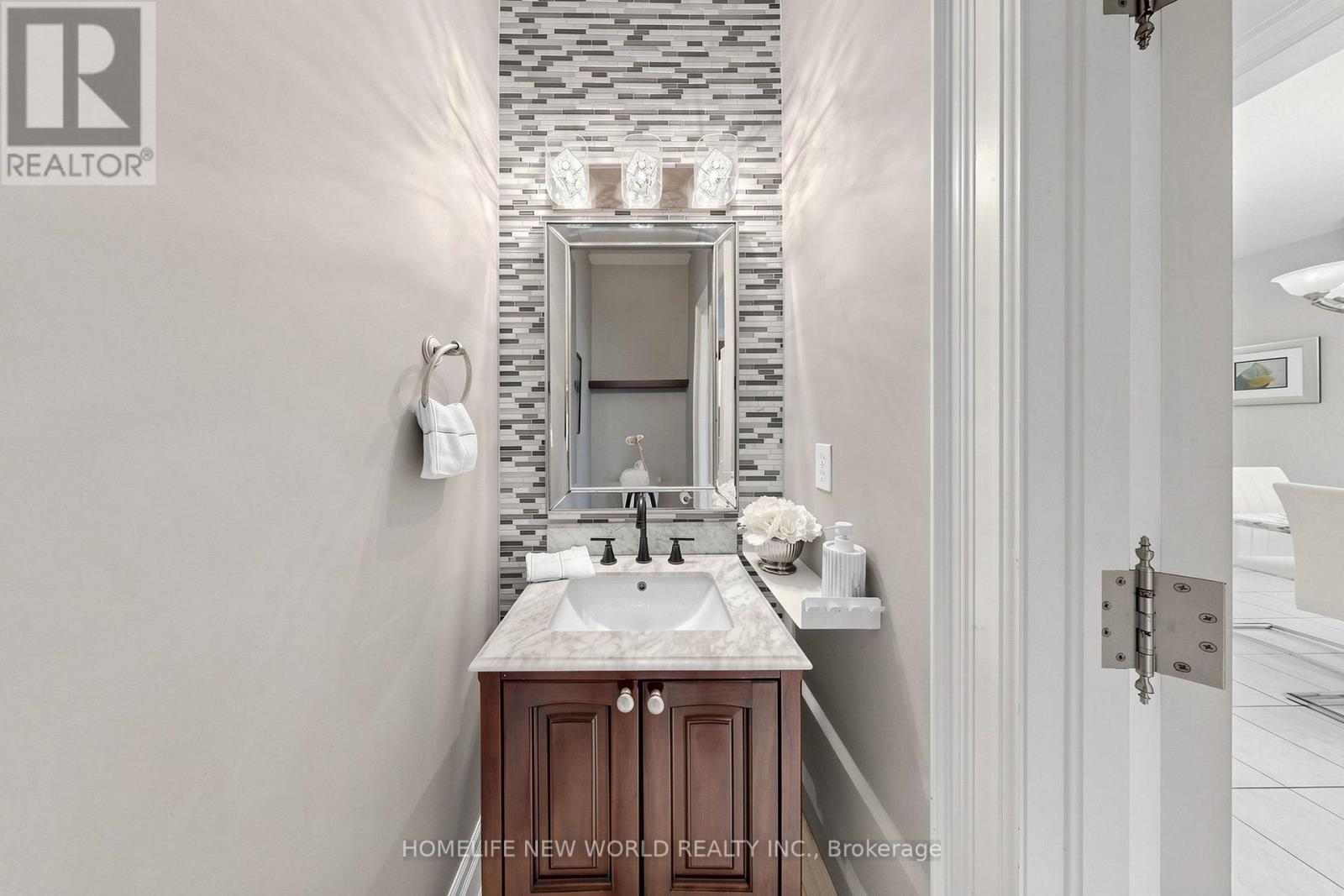 32 Casa Nova Drive, Vaughan, ON - Indoor Photo Showing Bathroom