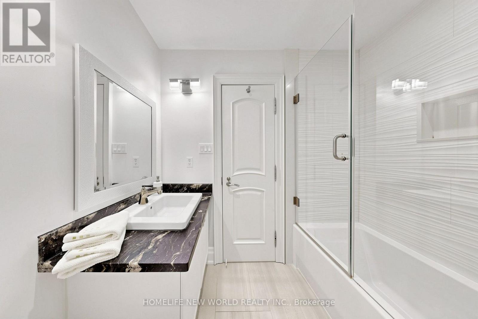 32 Casa Nova Drive, Vaughan, ON - Indoor Photo Showing Bathroom