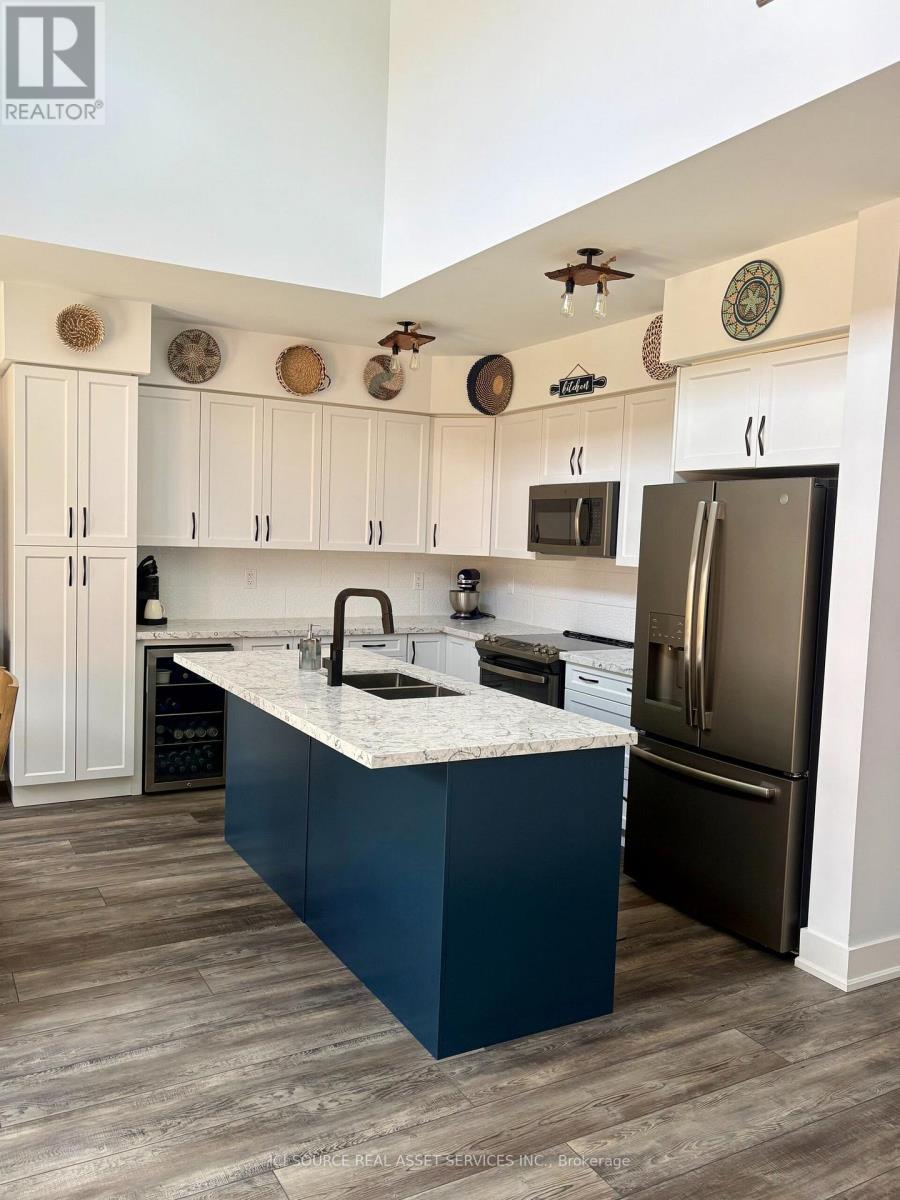 44 Ruby Crescent, Orillia, ON - Indoor Photo Showing Kitchen With Stainless Steel Kitchen