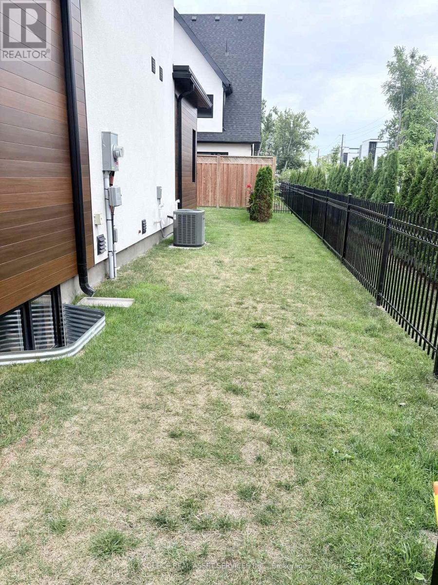 44 Ruby Crescent, Orillia, ON - Outdoor