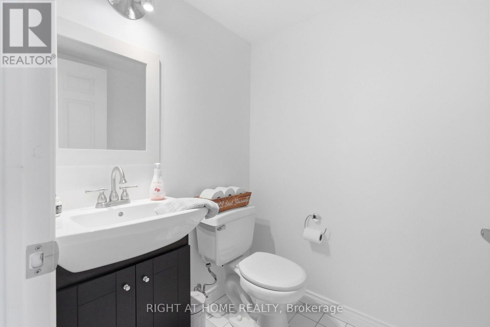 312 - 2285 Lake Shore Boulevard W, Toronto, ON - Indoor Photo Showing Bathroom