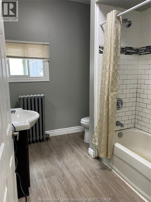669 Marentette Unit# Main, Windsor, ON - Indoor Photo Showing Bathroom