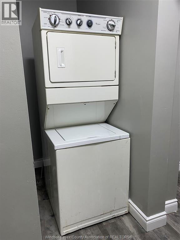 669 Marentette Unit# Main, Windsor, ON - Indoor Photo Showing Laundry Room