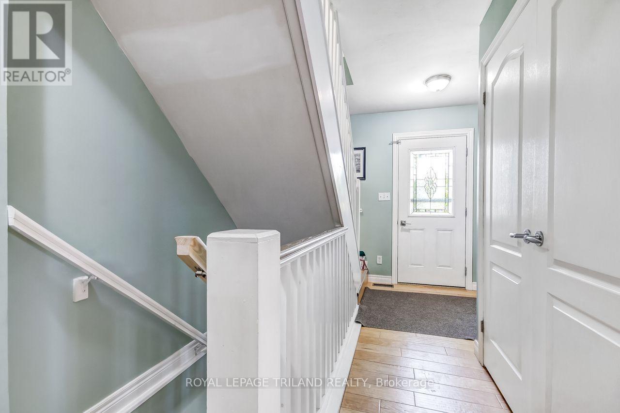 Front entrance to main floor and upper - 3 Gregory Place, St. Thomas, ON - Indoor Photo Showing Other Room