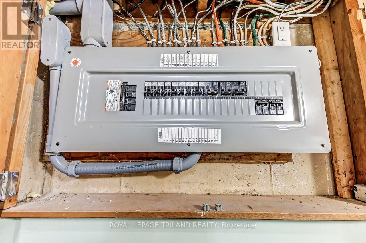 200 AMP Electrical Panel - 3 Gregory Place, St. Thomas, ON -