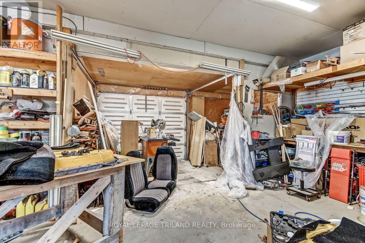 Handy-mans workshop garage w door - 3 Gregory Place, St. Thomas, ON - Indoor