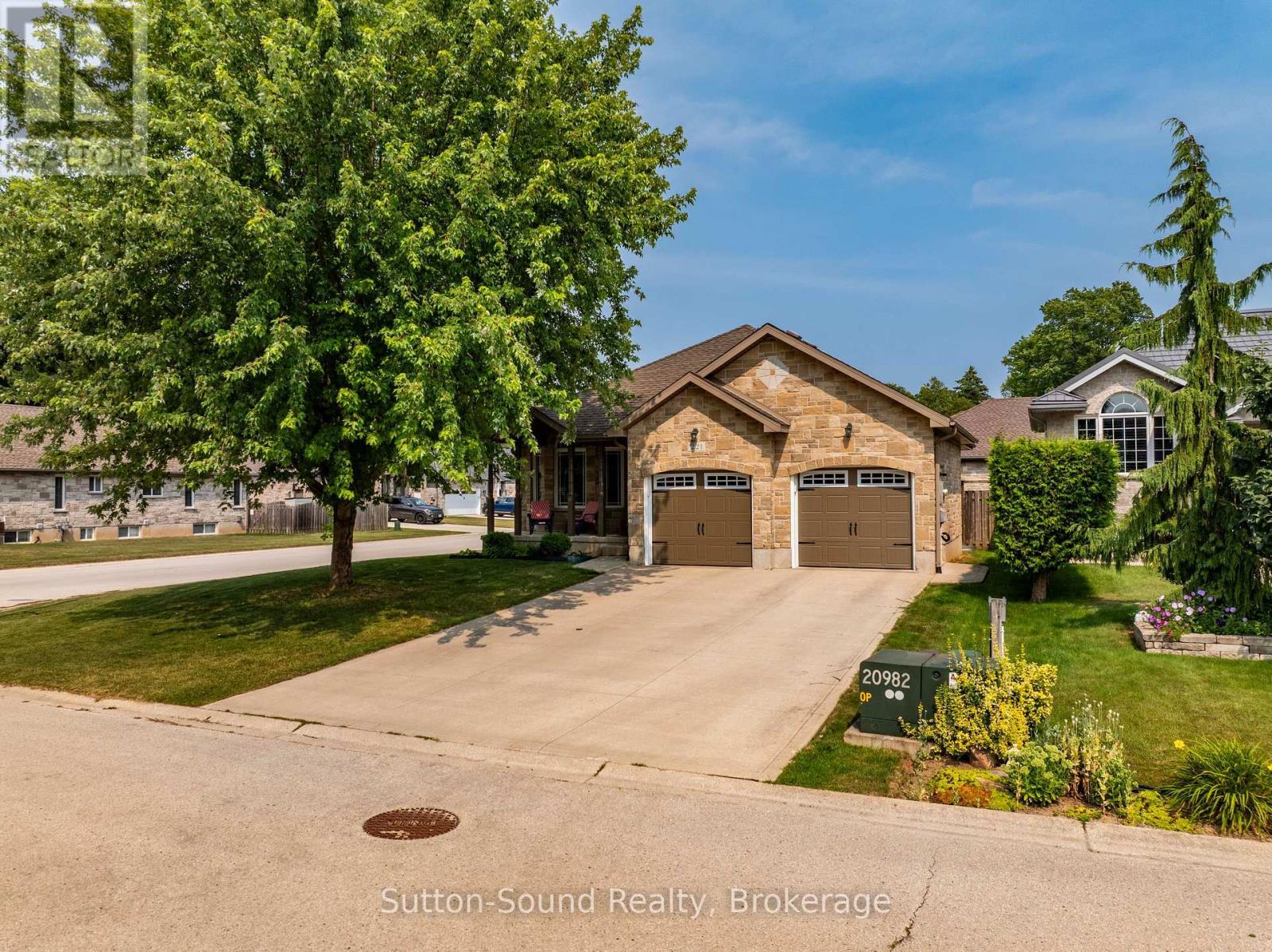 221 2Nd Avenue W, Owen Sound, ON - Outdoor