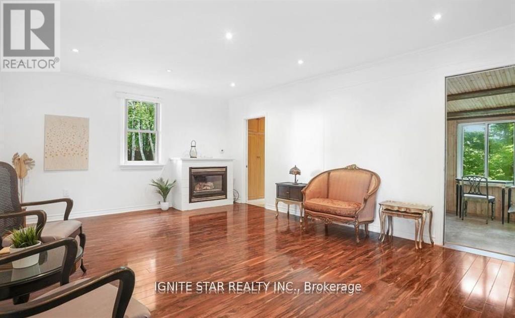 1136 Bronte Road, Oakville, ON - Indoor Photo Showing Living Room With Fireplace