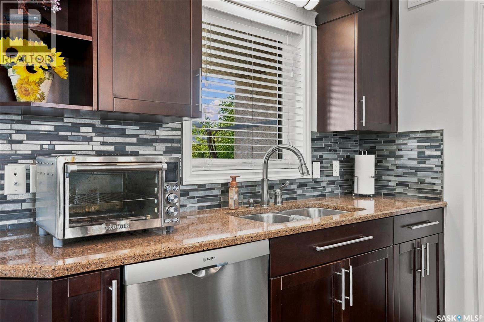 415 Paton Place, Saskatoon, SK - Indoor Photo Showing Kitchen With Double Sink