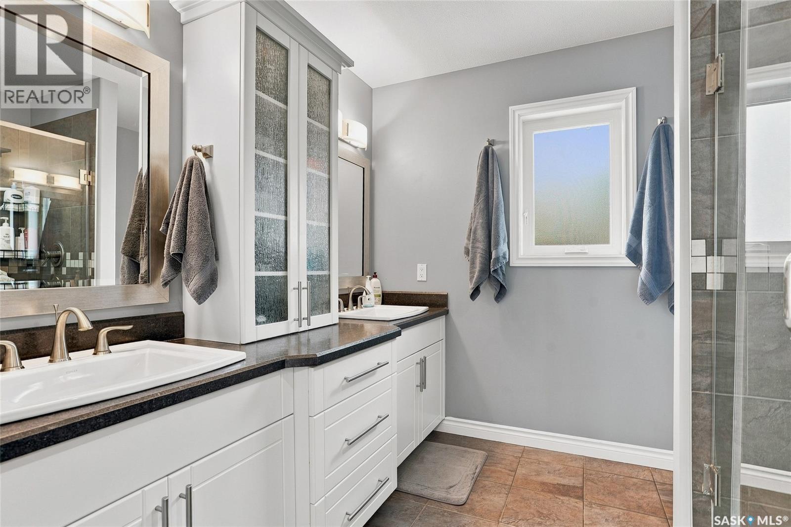415 Paton Place, Saskatoon, SK - Indoor Photo Showing Bathroom