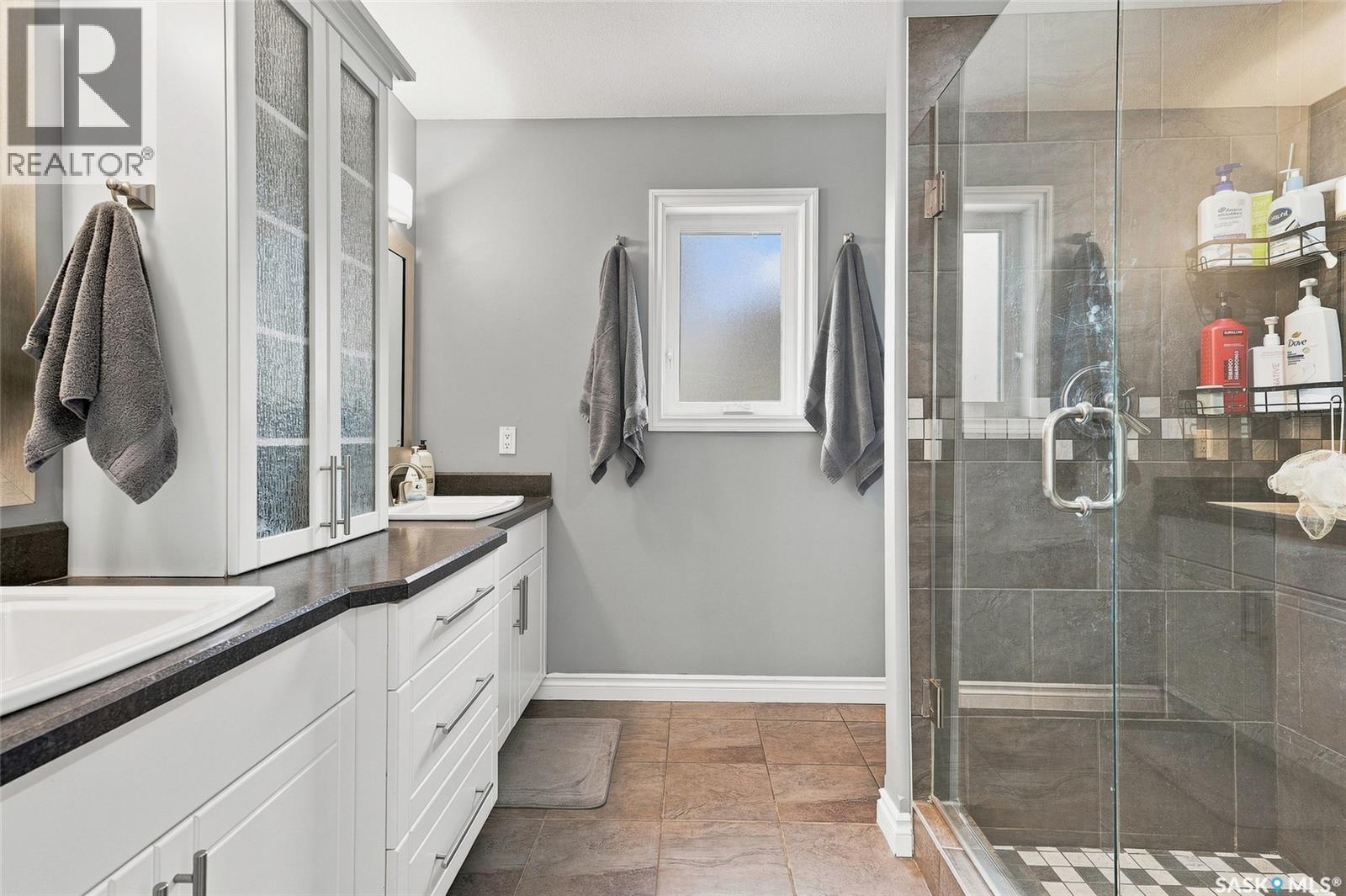 415 Paton Place, Saskatoon, SK - Indoor Photo Showing Bathroom