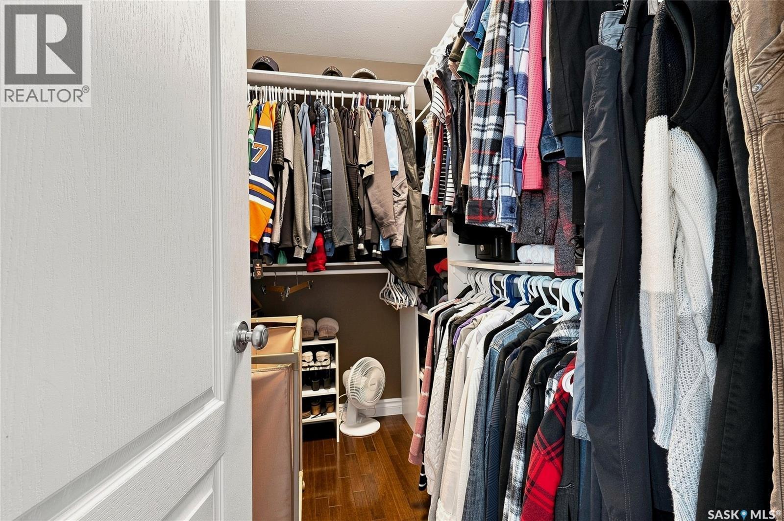 415 Paton Place, Saskatoon, SK - Indoor With Storage