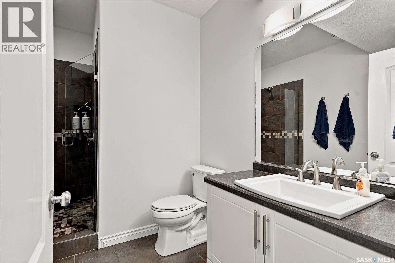 415 Paton Place, Saskatoon, SK - Indoor Photo Showing Bathroom