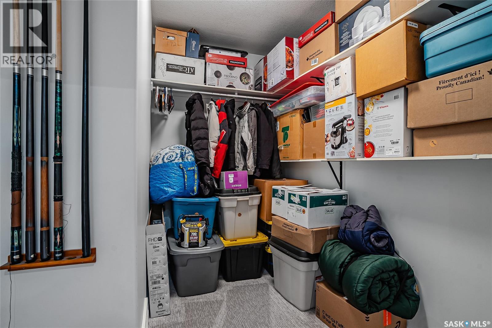 415 Paton Place, Saskatoon, SK - Indoor With Storage