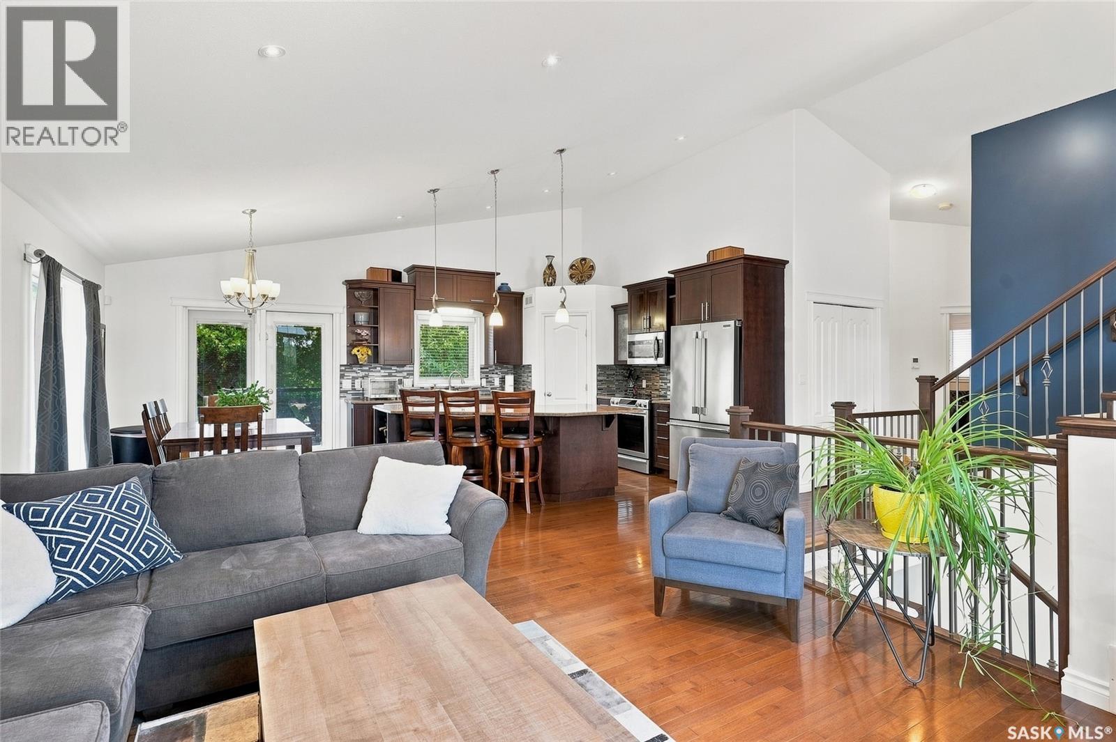 415 Paton Place, Saskatoon, SK - Indoor Photo Showing Living Room
