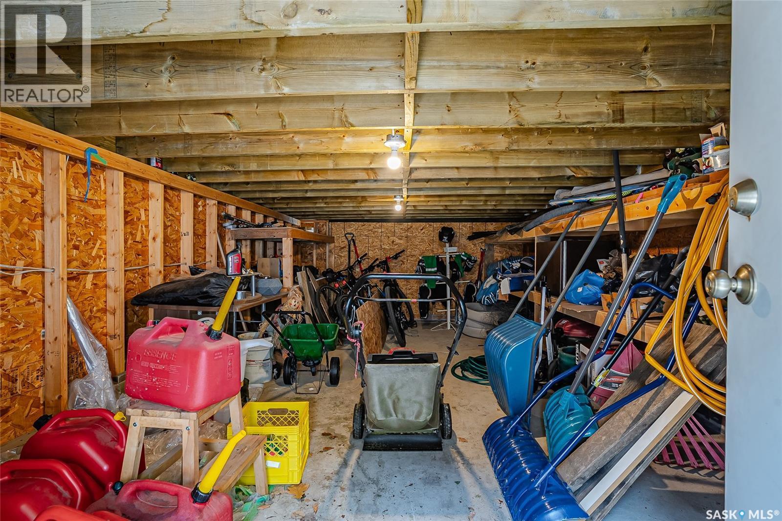415 Paton Place, Saskatoon, SK - Indoor