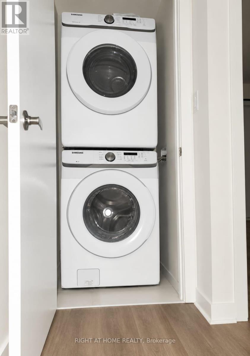 15 - 590 North Service Road, Hamilton, ON - Indoor Photo Showing Laundry Room