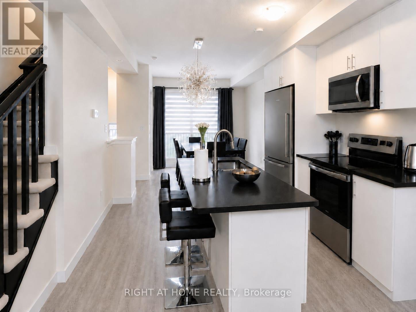 15 - 590 North Service Road, Hamilton, ON - Indoor Photo Showing Kitchen With Stainless Steel Kitchen