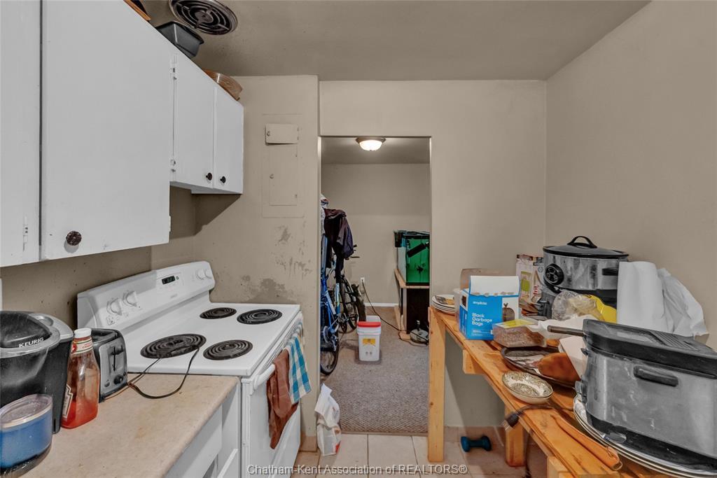 203-63 Baldoon Road, Chatham, ON - Indoor Photo Showing Kitchen
